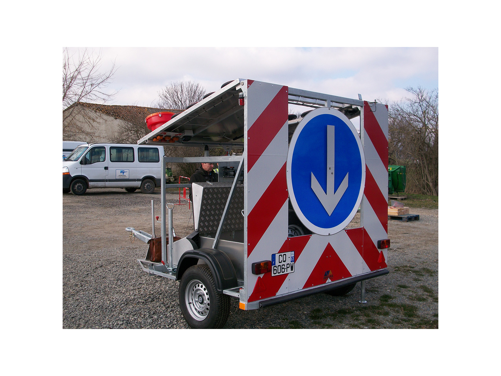 Remorque FLR Nissen avec rampe de défilement pliée