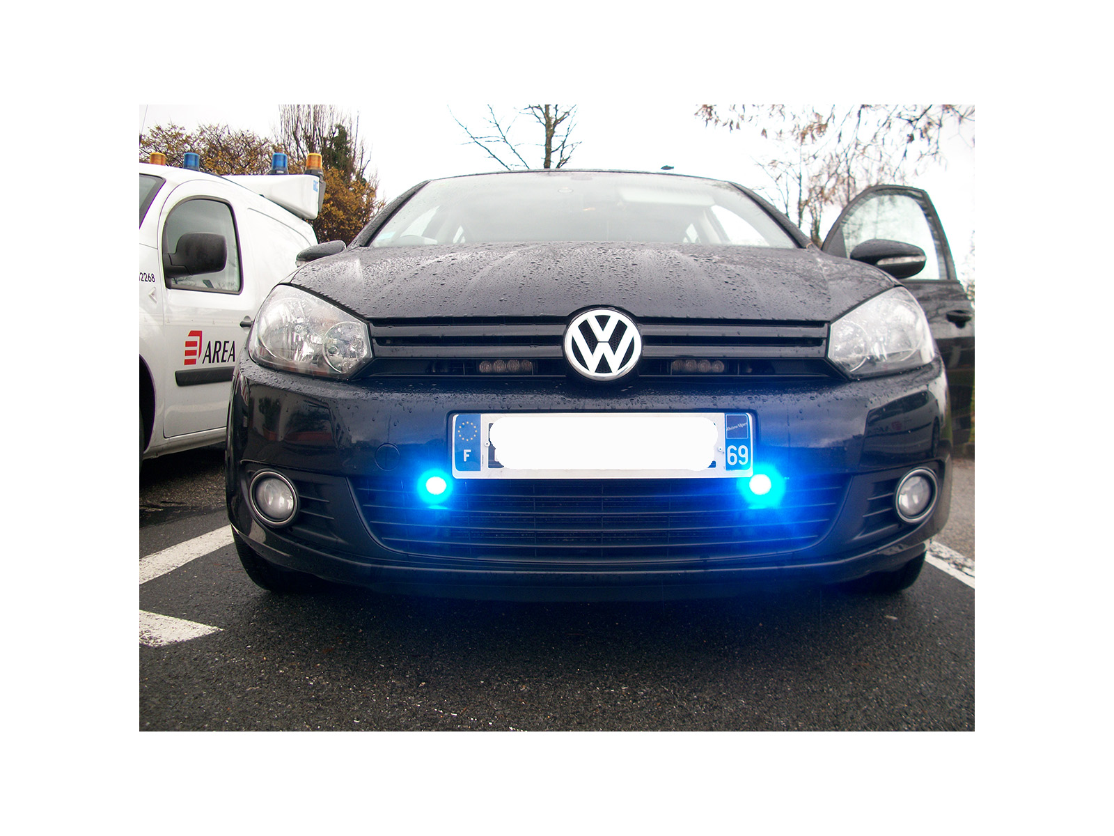 Feu de pénétration à LED QUARTZ sur véhicule noir