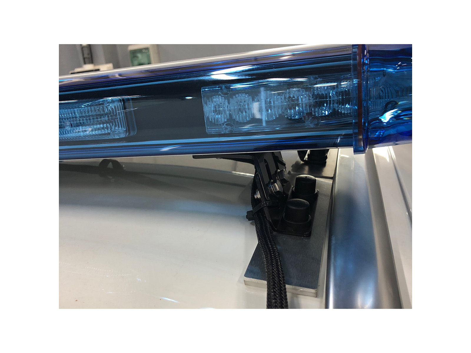 Fixation à coller pour rampes